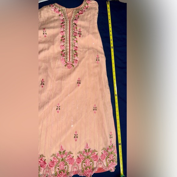 Women's Kurtas 3pcs set Embroidered Pink & Cream Dress with Pants & Dupatta - Picture 5 of 11